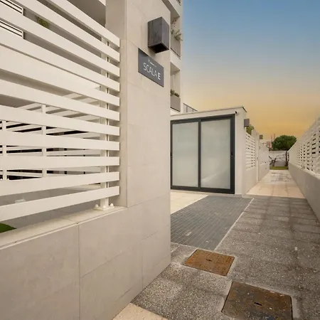 Urban Penthouse Terrace With Parking Μπάρι