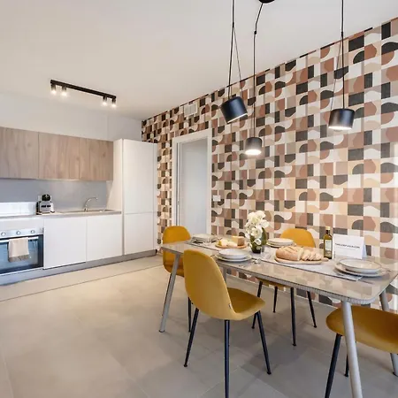 Urban Penthouse Terrace With Parking 아파트